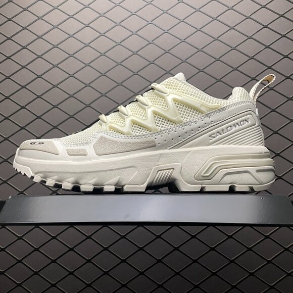 Salomon ACS + OG Sneakers in Beige